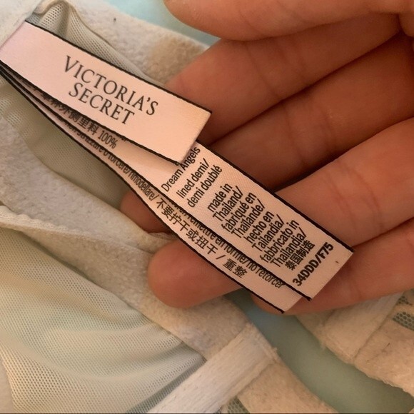 Victorias Secret 34DDD White Lace Bra 4 adjustable closures in back/straps - Picture 4 of 4